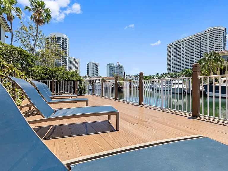 Town Aventura — Photo 19