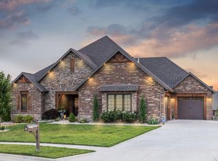 2017 N Grindstone Ave, Springfield, MO 65802