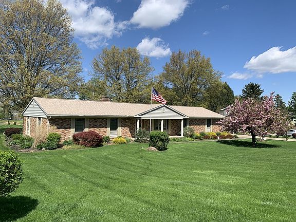 3rd image of 303 Orchard View Dr NE