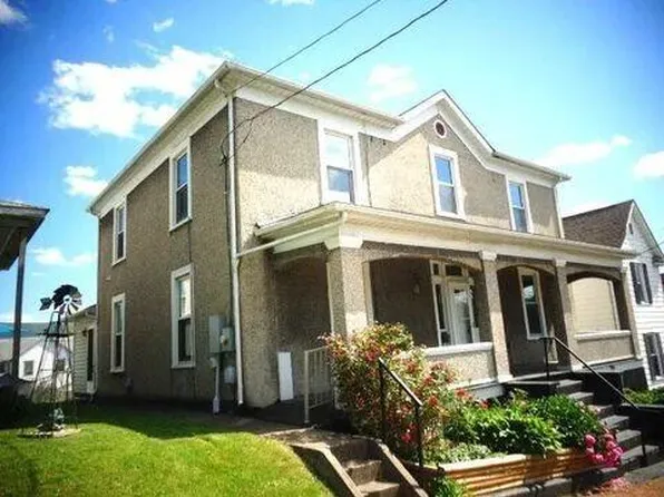 321 E Hawthorne St, Covington, VA 24426