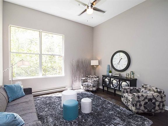 3rd image of 112 W Washington Blvd APT 216