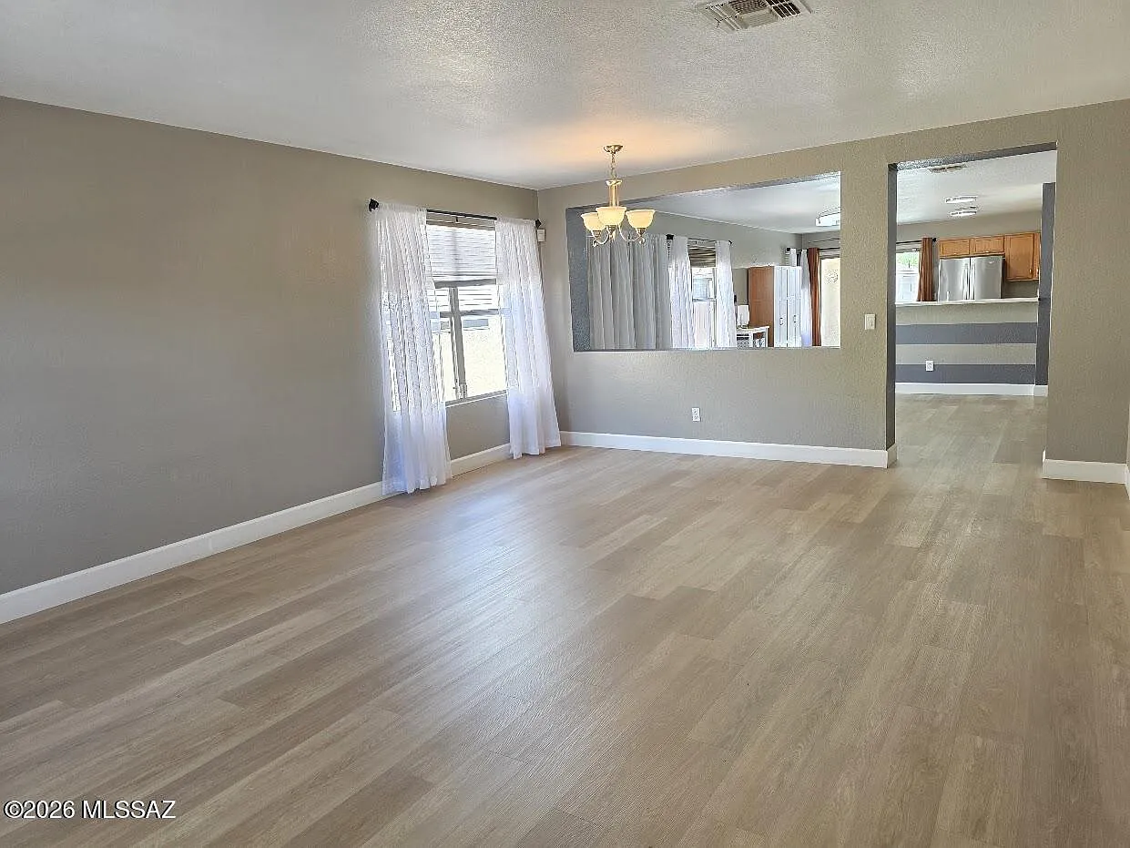 3 bed, 2.0 bath, 1757 sqft, $1,850 — Photo 3