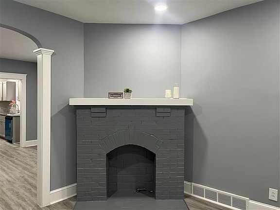 3rd image of 1317 W 64th St Unit 2