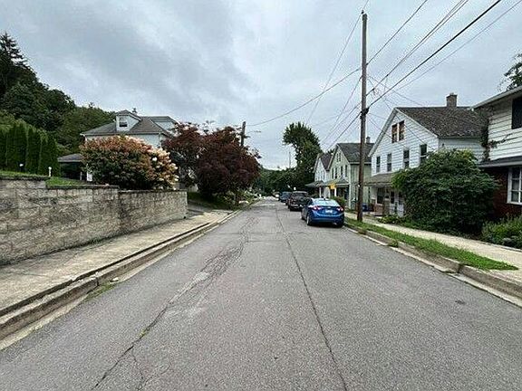 5th image of 829 Matthew Ave