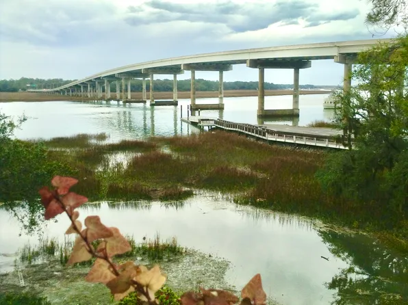 70 Helmsman Way APT 1426, Hilton Head Island, SC 29928
