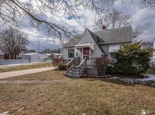 530 Howard Dr, Monroe, MI 48161