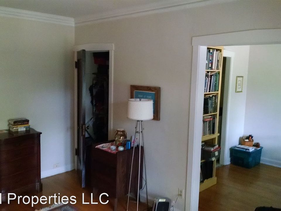 1st image of 2315 W Ainslie St #2