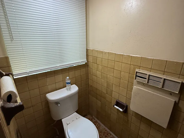 149 Playter St #1 — Photo 19