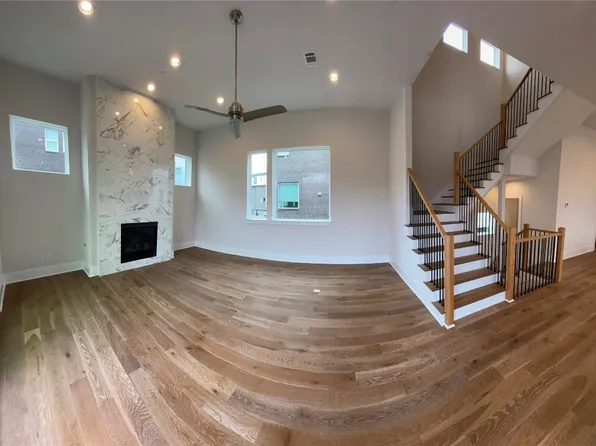 381 E Greenbriar Ln #901, Dallas, TX 75203