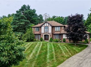 2481 Parkridge Dr, Hinckley, OH 44233