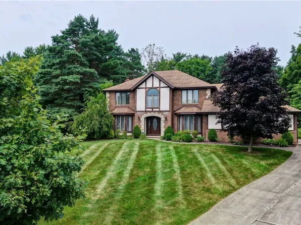 2481 Parkridge Dr, Hinckley, OH 44233
