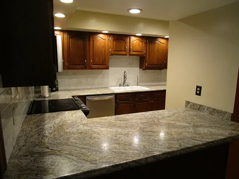 Breckenridge Ln — Photo 9