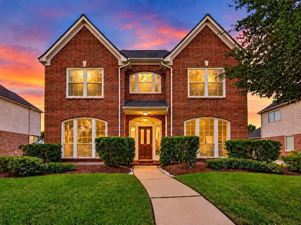 2114 Barrington Pointe Dr, League City, TX 77573