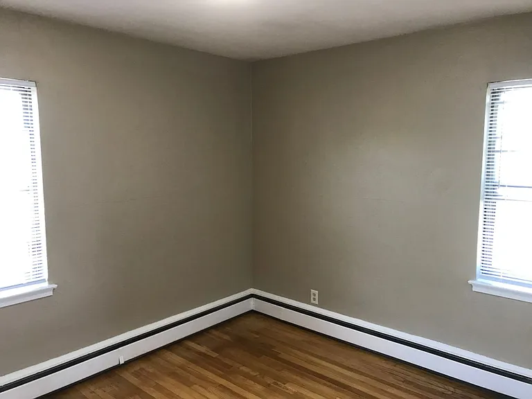 1573 Hartford Ave — Photo 30