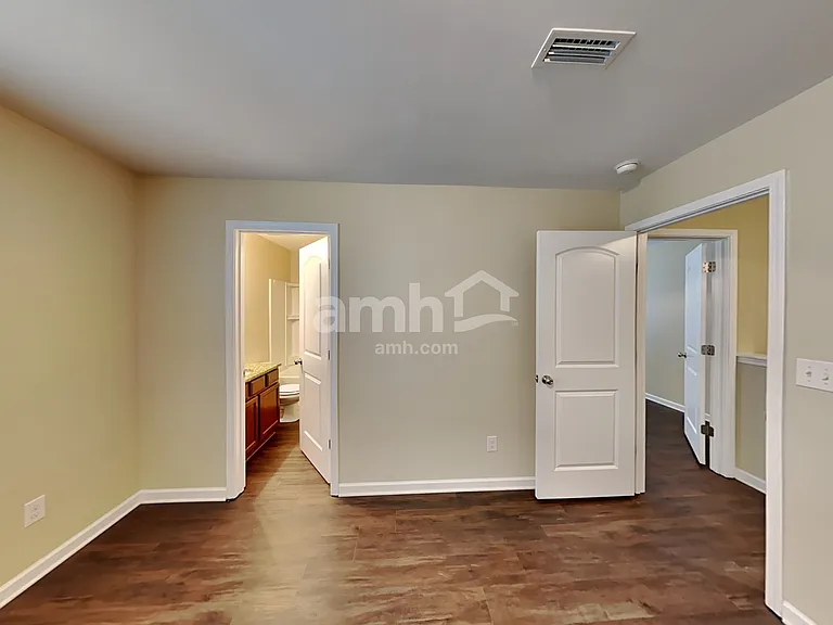 1056 Joselynn Dr — Photo 13