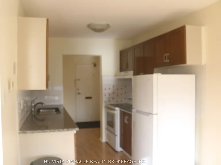 1600 Adelaide St N #704 — Photo 10
