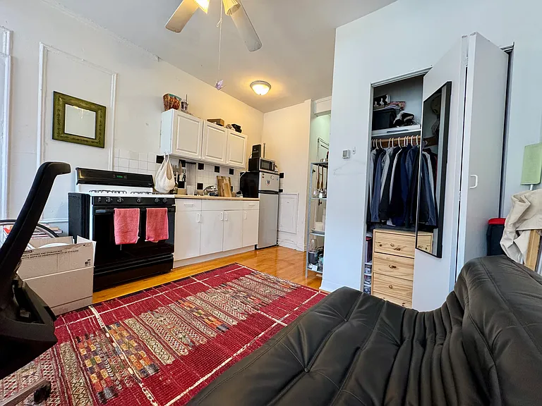 3812 N Pine Grove Ave — Photo 9