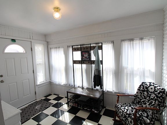 2nd image of 805 Grant St