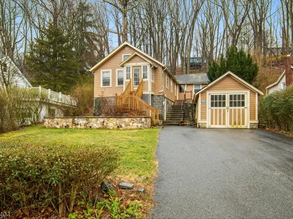 43 Estling Lake Rd, Denville, NJ 07834