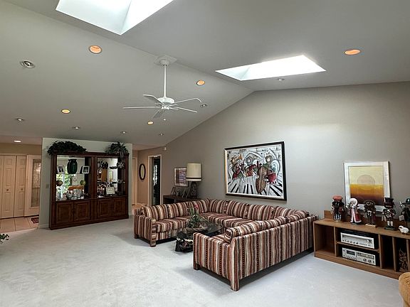 5th image of 3116 Danbury Dr W