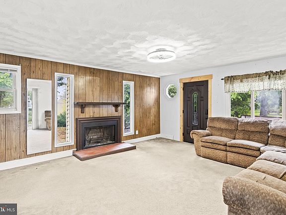 4th image of 9332 Dayton Ave