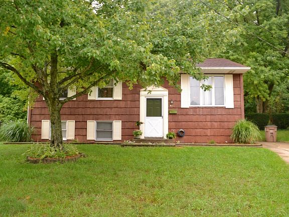 2nd image of 188 Lincoln Ct