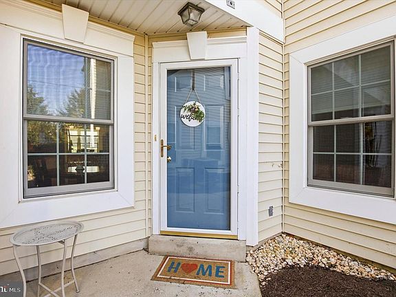 3rd image of 105 Strawberry Ct