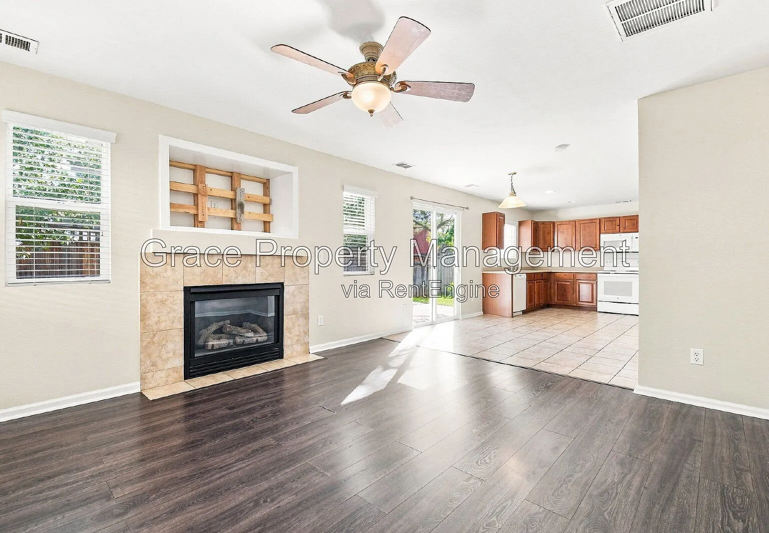 3 bed, 2.5 bath, $2,495 — Photo 3