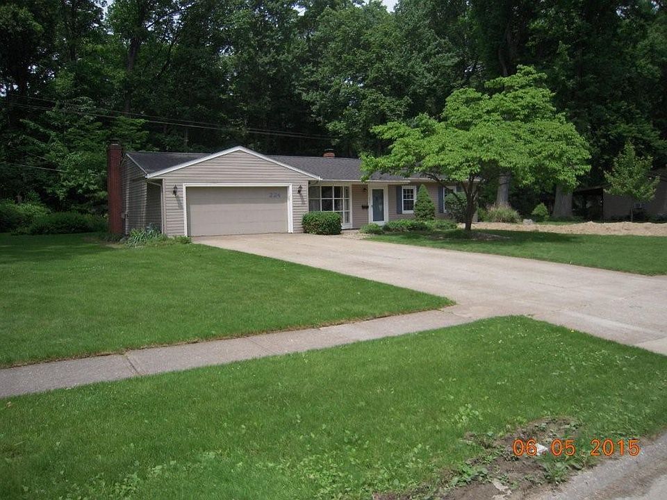 1st image of 224 Crestwood Dr