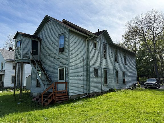 5th image of 34 Pine St