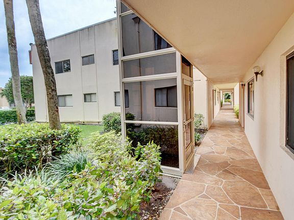 3rd image of 15090 Ashland Pl APT 181
