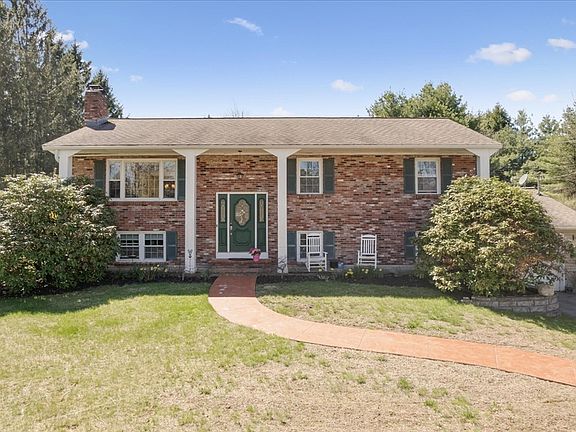 2nd image of 138 Benjamin Rd