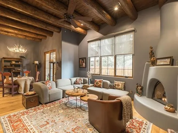416B Apache Dr, Taos, NM 87571