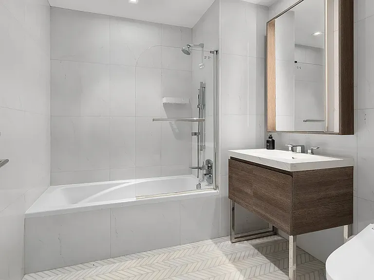 505 W 43rd St #7E — Photo 4