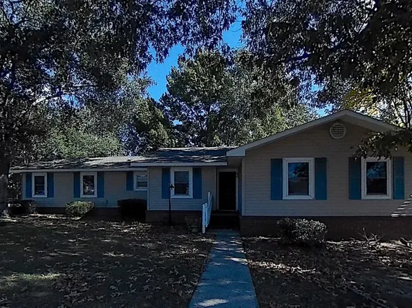 911 Clearmont Dr, Dothan, AL 36301