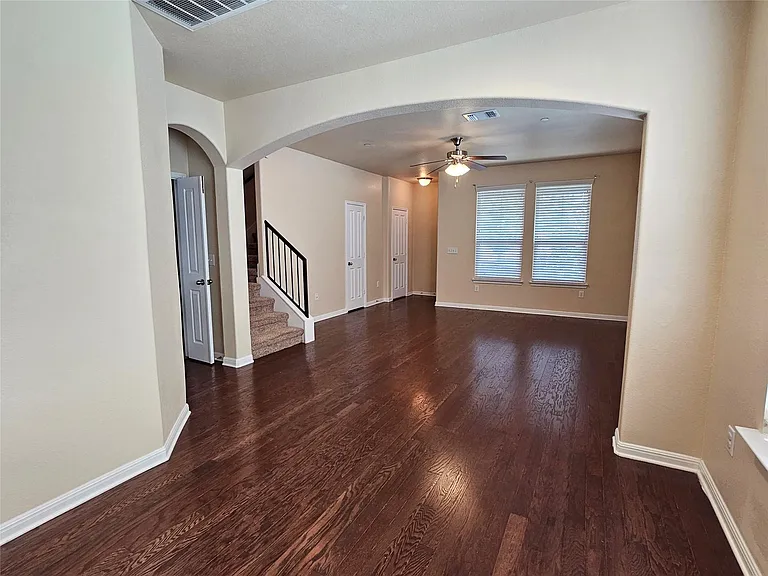 808 Lost Pines Ln — Photo 9