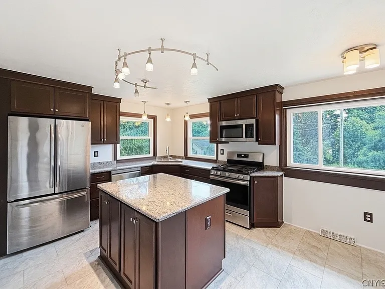 4055 Bristol Rd — Photo 8