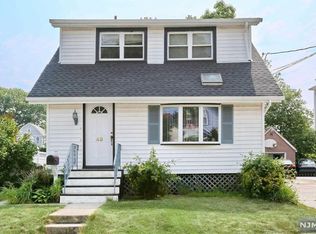 49 Haring St, Bergenfield, NJ 07621
