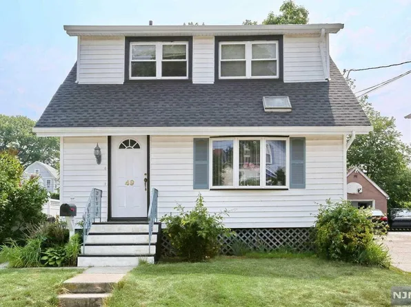 49 Haring St, Bergenfield, NJ 07621
