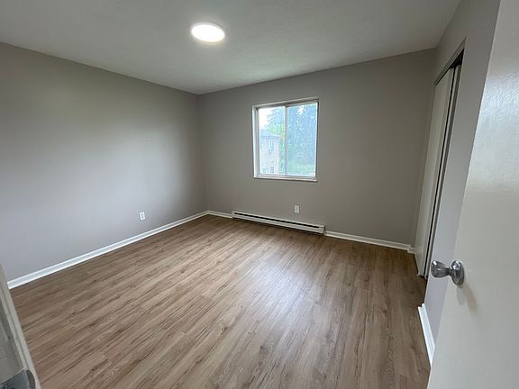 3rd image of 524 Clarendon Ave #2189