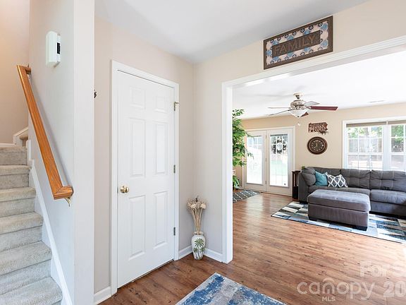 5th image of 120 Arbor Ridge Rd