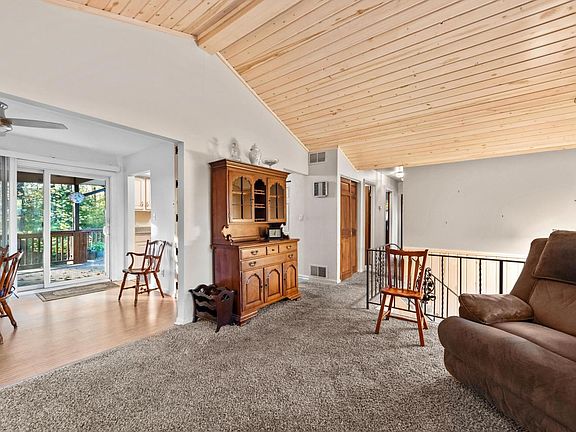 4th image of 475 W 75th Pl