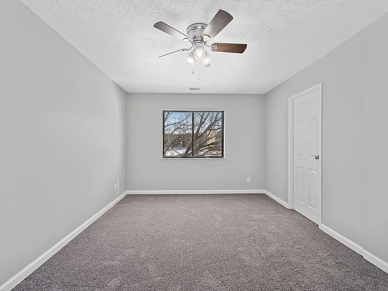Skyridge Apartment Homes — Photo 42