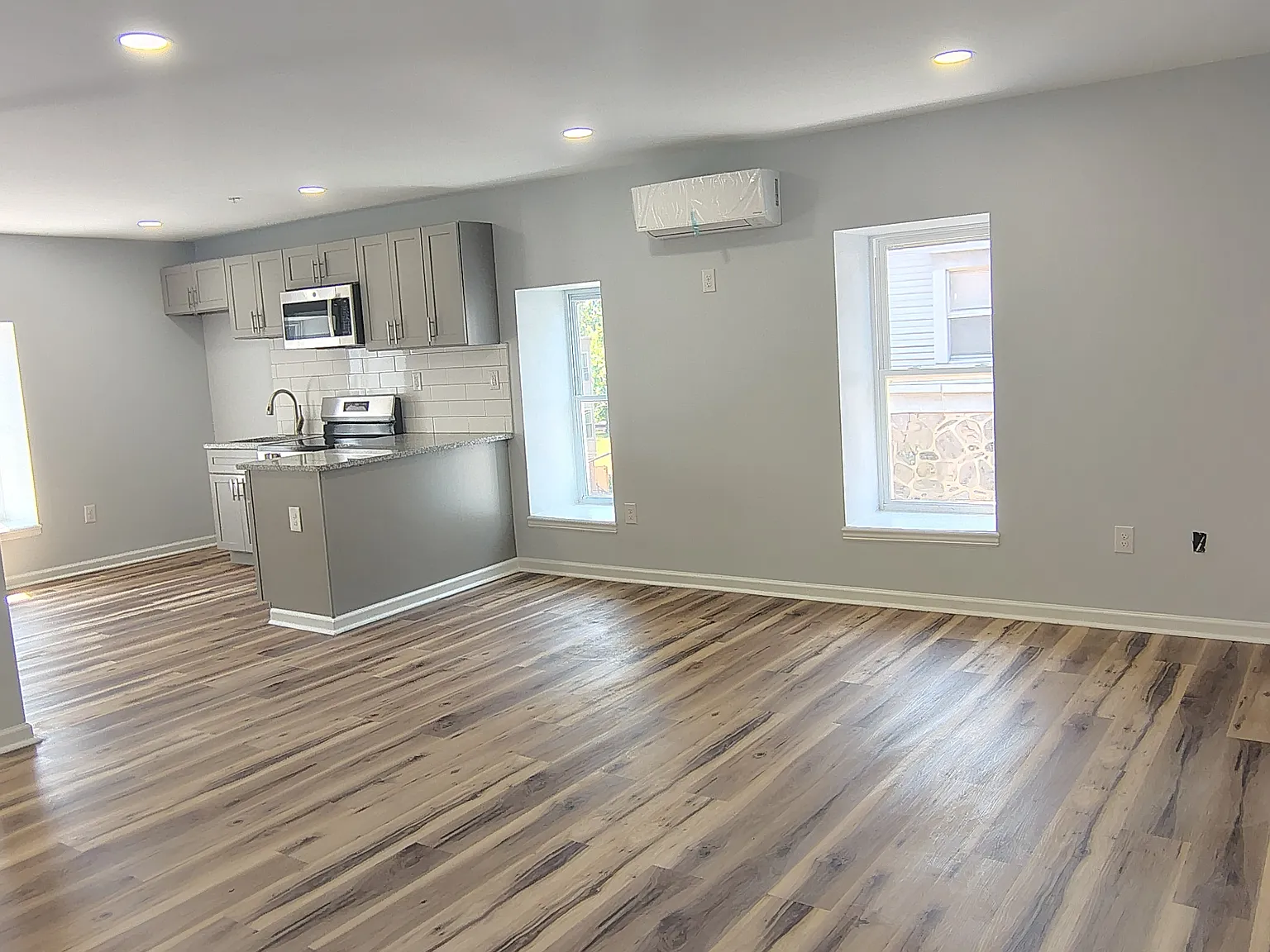 1 bed, $1,200 — Photo 2