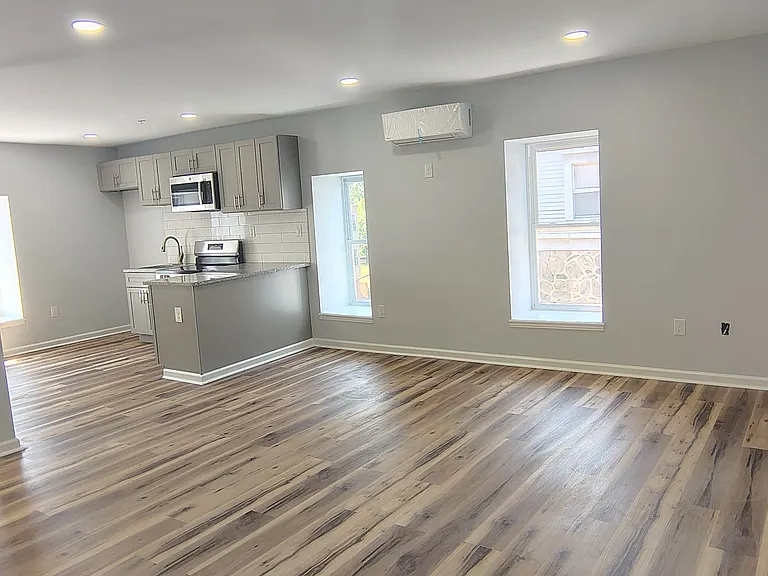 3412 N 19th St #3 — Photo 2