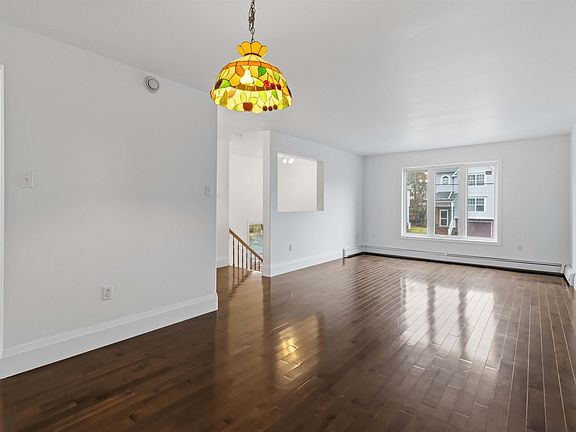 2nd image of 34 Wembley Pl