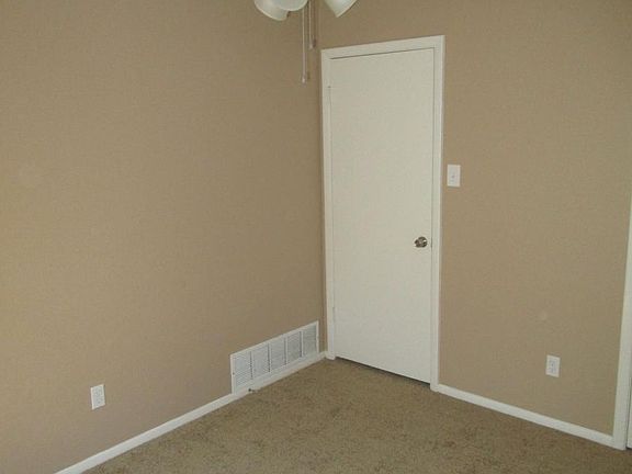 5th image of 2909 Ashbury Dr