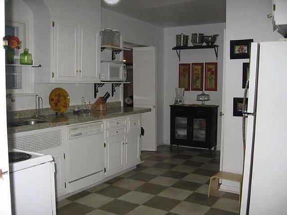 4th image of 5746 N Haverford Ave