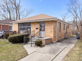 24361 Scotia Rd, Oak Park, MI 48237