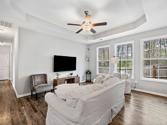 3rd image of 350 Highland Pointe Dr